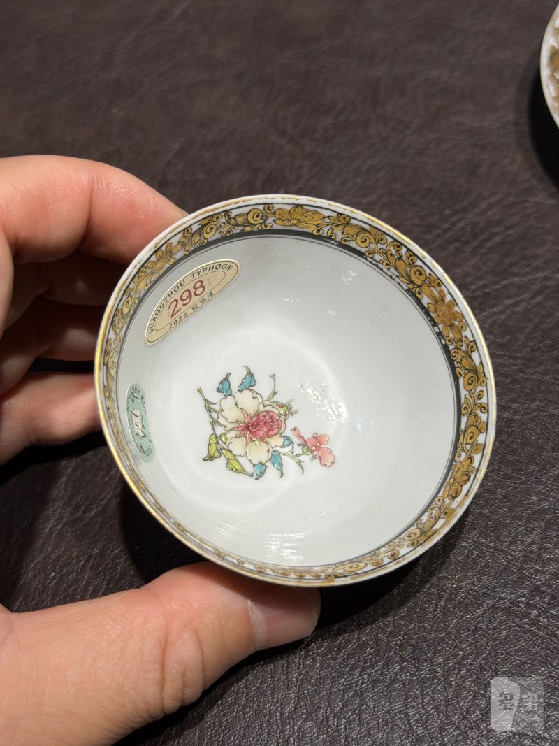 清雍正 广彩花鸟图杯碟一套 - 图13